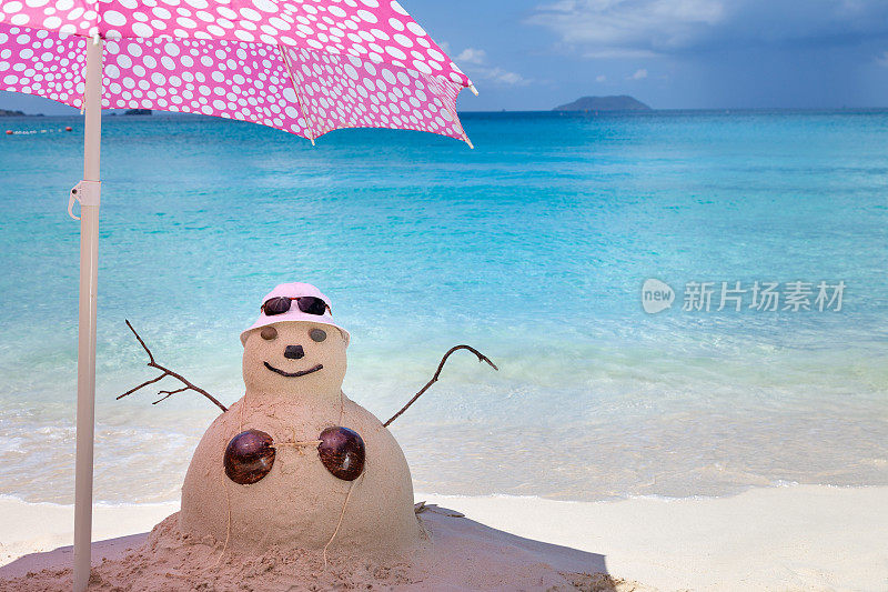 加勒比热带海滩上的雪人