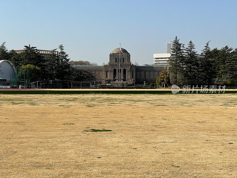 明治纪念馆位于日本国家体育场旁边