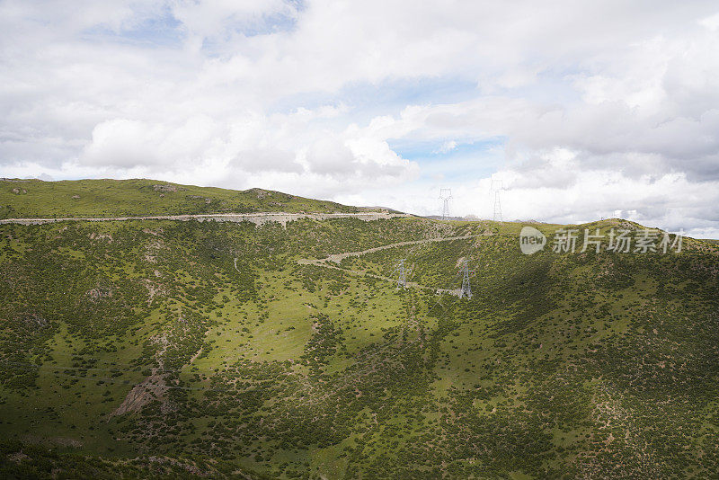 中国西藏的山脉和山路