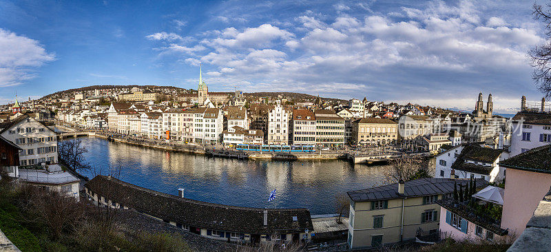 zrich的天际线与Limmat、Lake和grossmnster