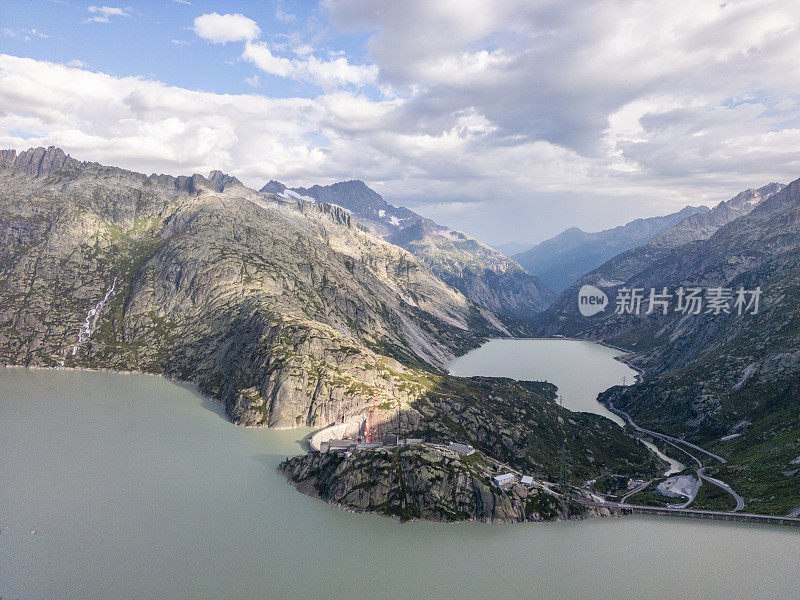 山区湖泊