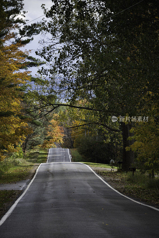 秋季公路旅行，密歇根州