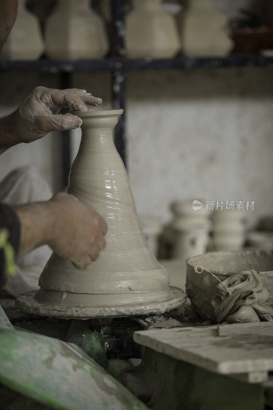 制作手工制作的陶器