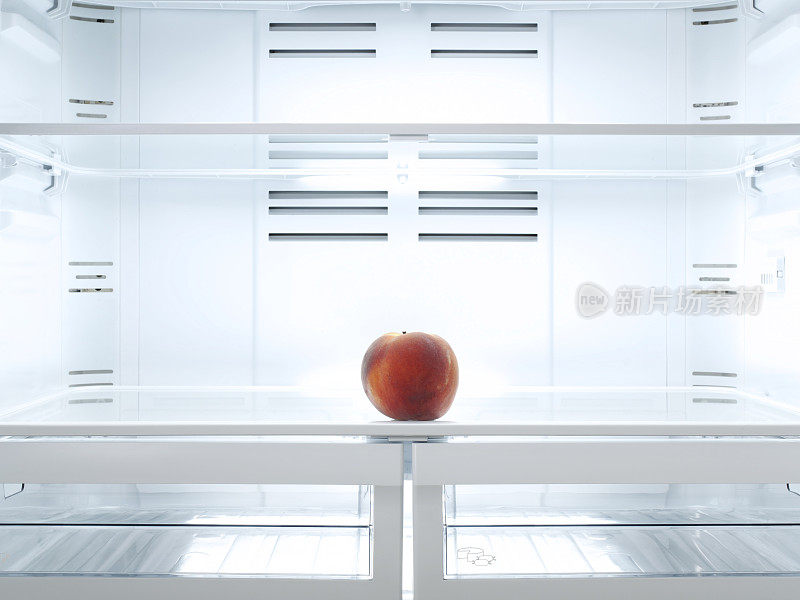 冰箱里的桃子