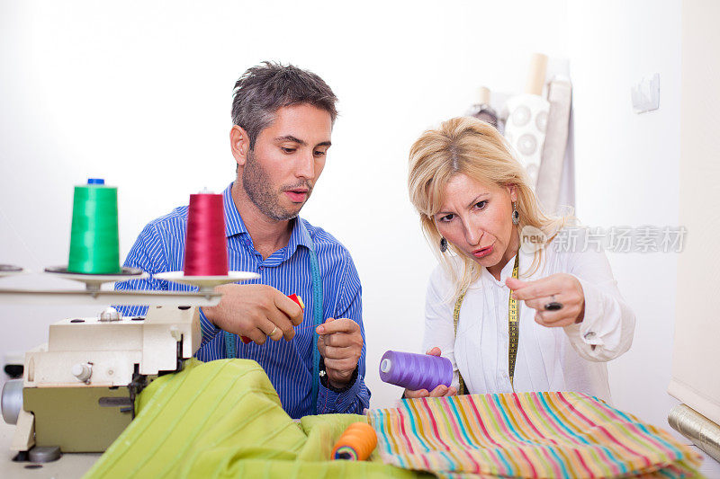 男性和女性裁缝工作