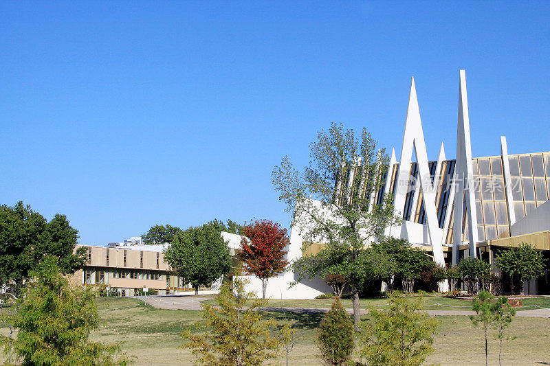 奥罗尔·罗伯茨University-Tulsa