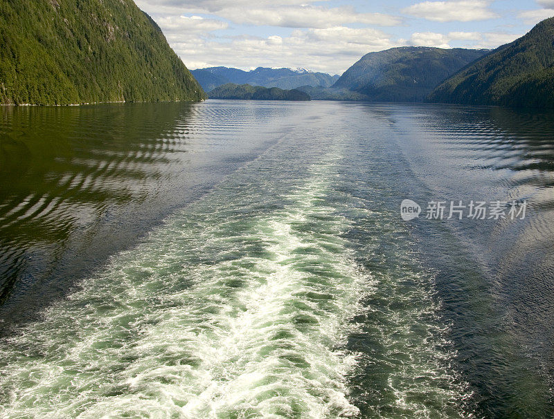 3号游轮的波浪尾流