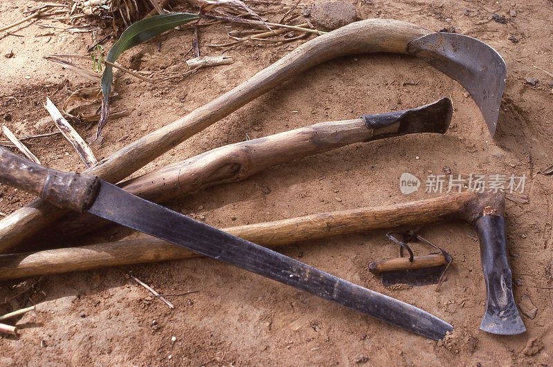 非洲布基纳法索亚滕加农民的传统农业和农业工具
