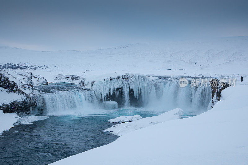 冰岛的Godafoss瀑布