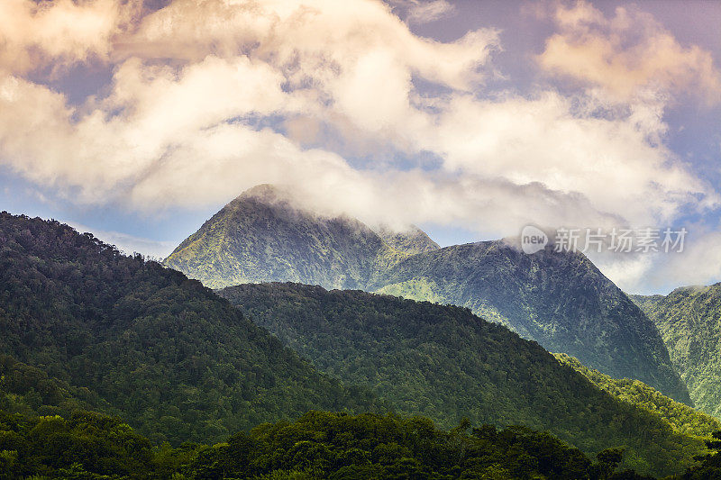 加勒比地区的火山