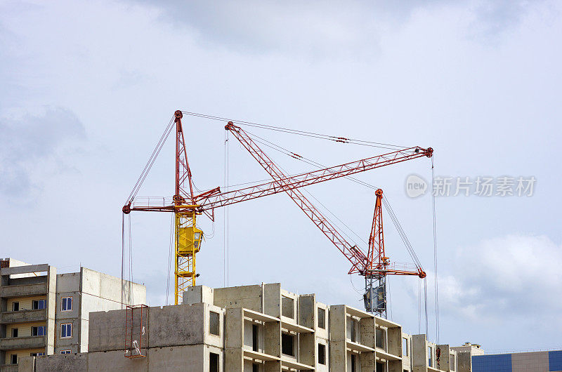 建筑的天空起重机