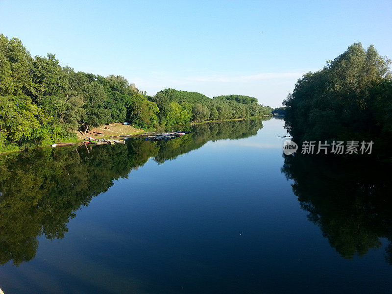 河流和森林