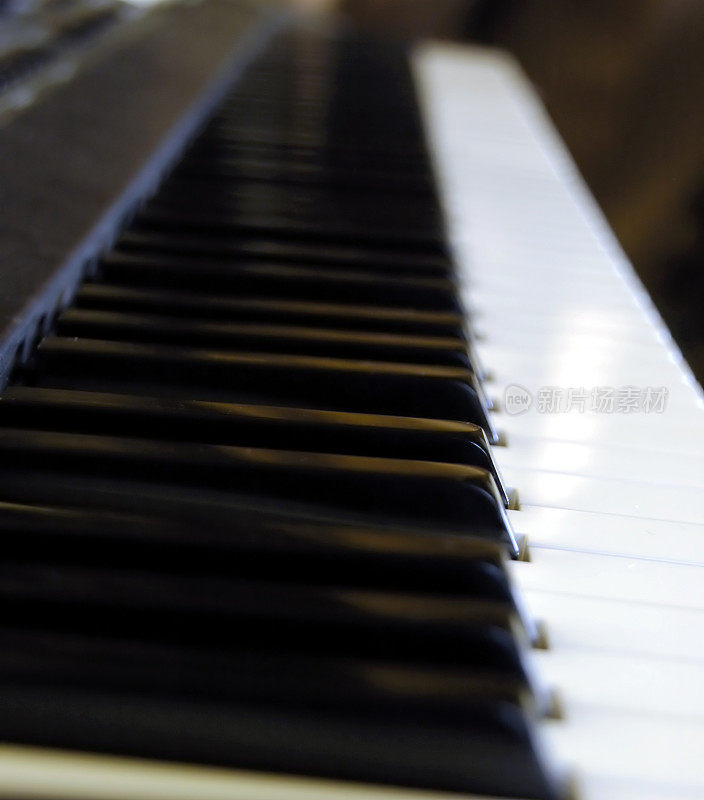 摘要钢琴键盘