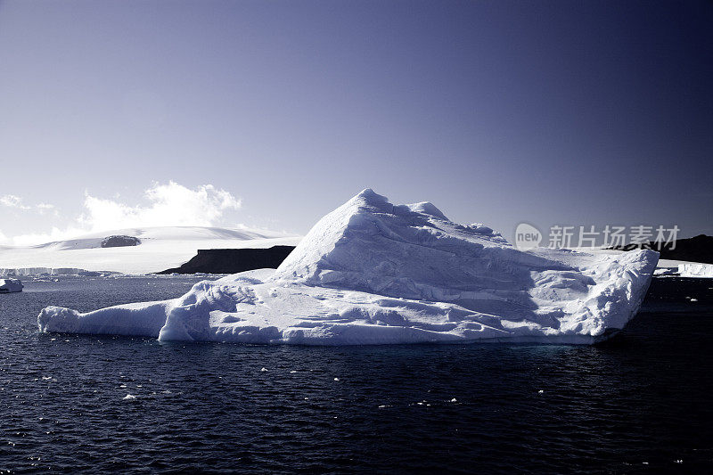 南极半岛的冰山