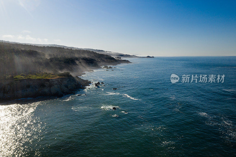 无人机拍摄加利福尼亚北部海岸线