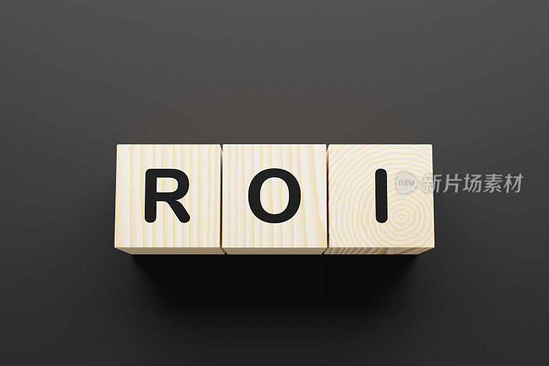 灰色背景木块上的ROI字。