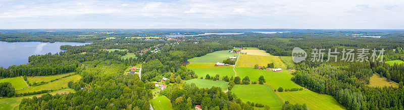 瑞典南部罗特内郊外的田园诗般的村庄和湖泊