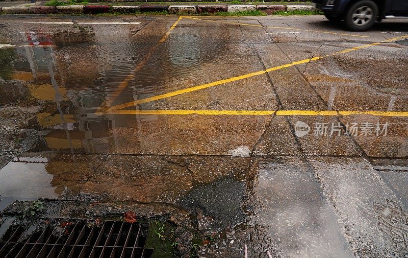 雨点过后道路被淹