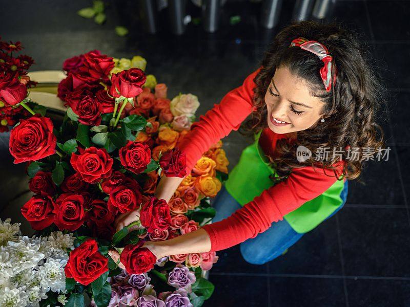 在花店工作的妇女