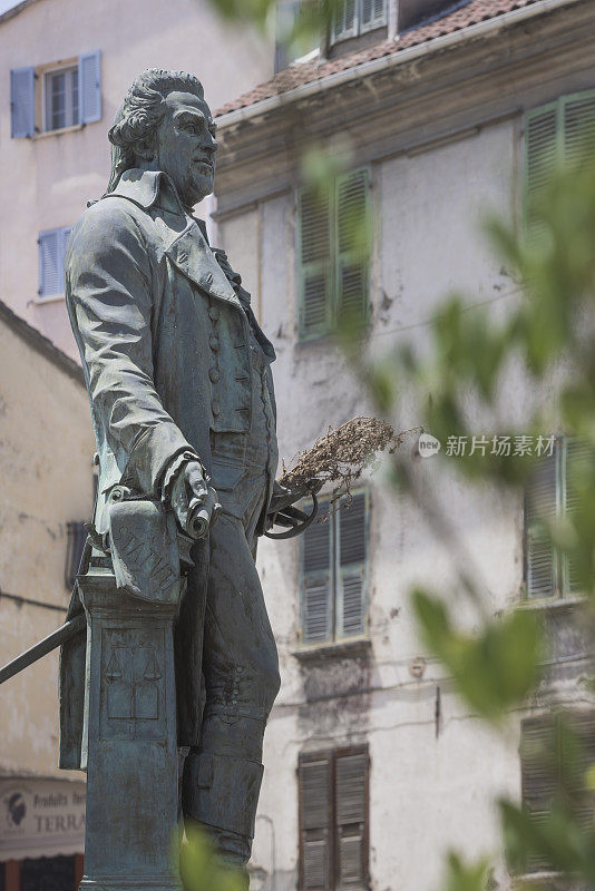 科西嘉领袖帕斯卡·保利的雕像