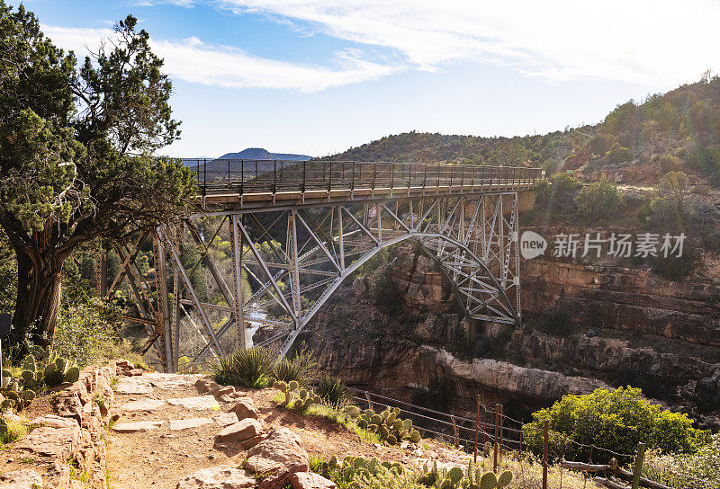 亚利桑那红石州立公园的一座桥
