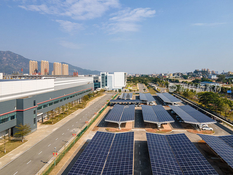安装太阳能光伏电站的大型工厂