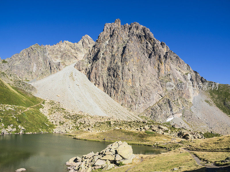 法国比利牛斯山脉的风景