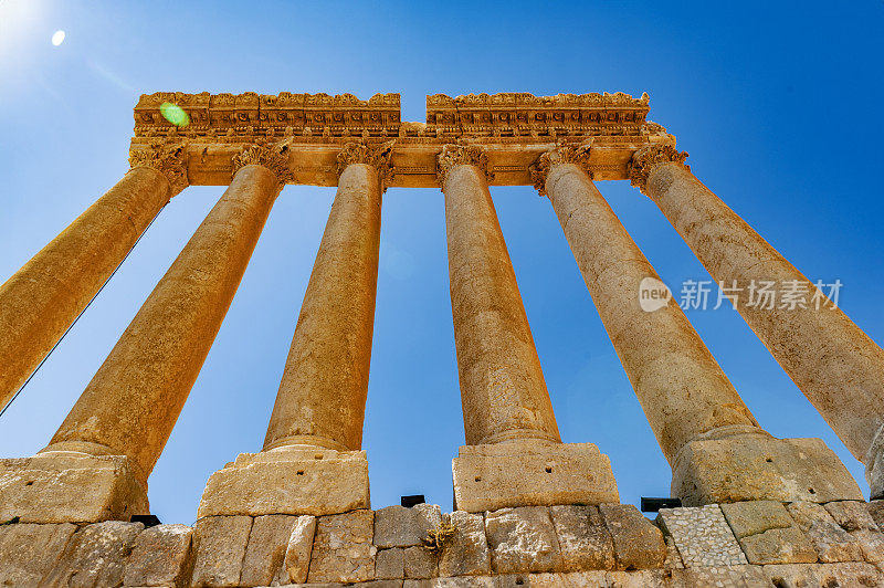 黎巴嫩巴勒贝克朱庇特神庙的巨大圆柱