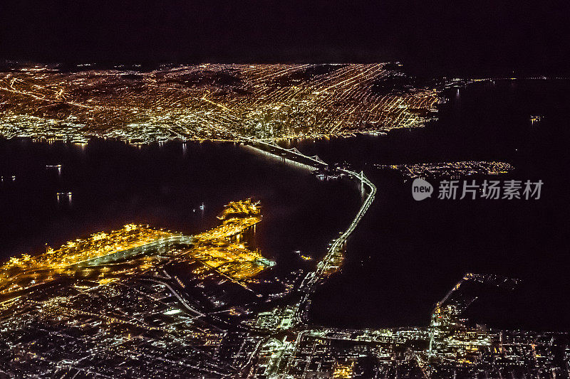 旧金山海湾地区的夜景鸟瞰图