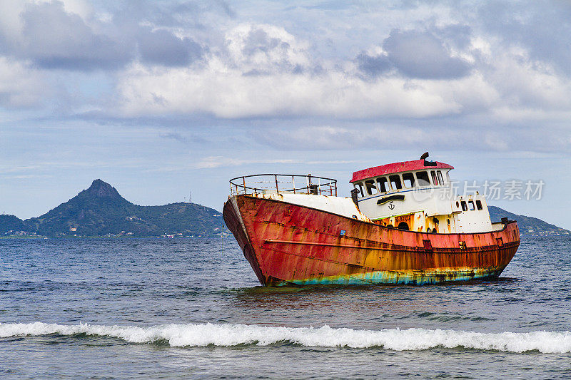 失事船,Carriacou