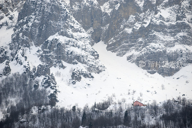 的雪山