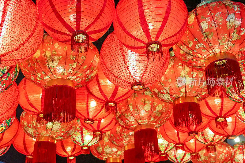 美丽的中国传统灯笼的红色