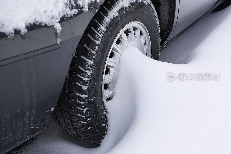 被困在暴风雪中