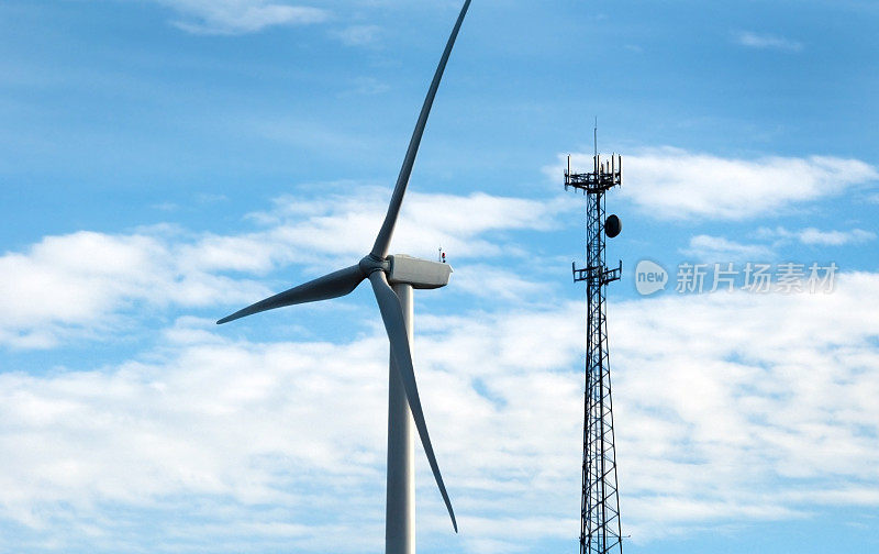风力发电机和通信塔-组合