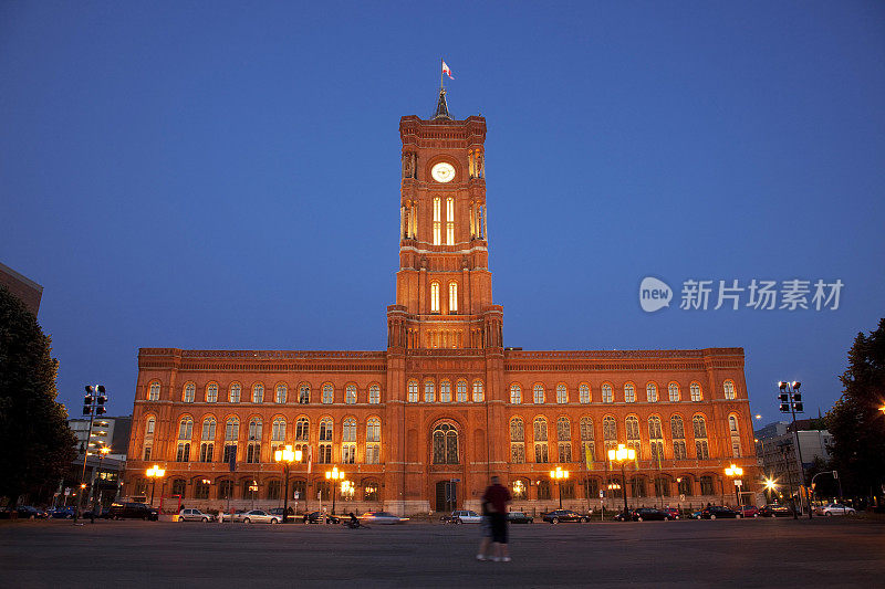 柏林Rathaus的夜晚