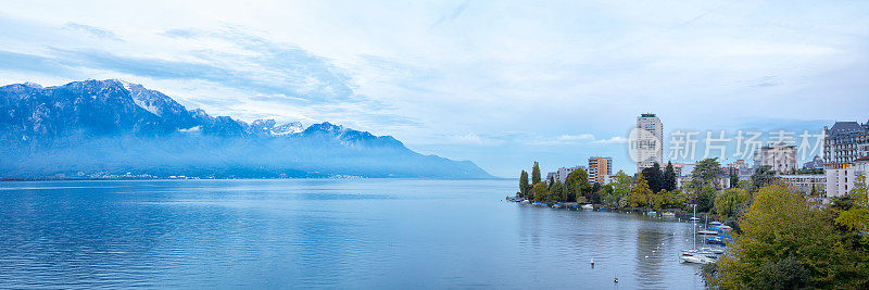 日内瓦湖与蒙特勒和阿尔卑斯山瑞士全景