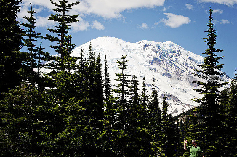 雷尼尔山