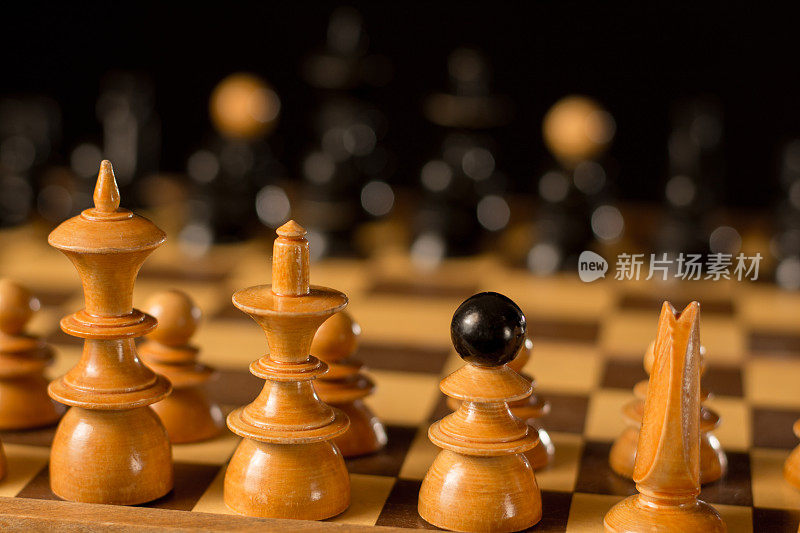 棋盘上的白棋和黑棋