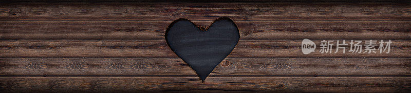 心形黑板，木质表面