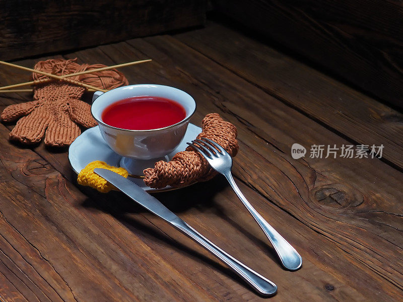 编织牛角面包，黄油和茶