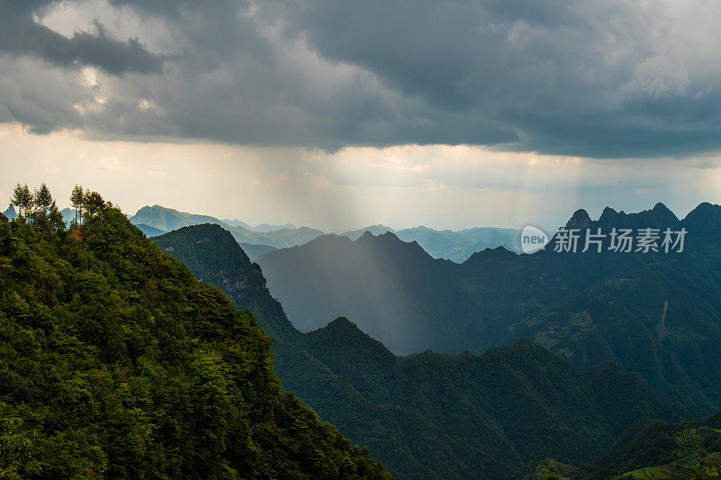 山雷雨