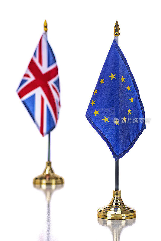 欧盟旗帜在前景中的英国旗帜-概念脱欧