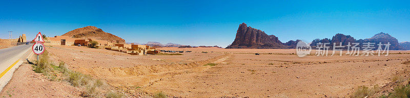 约旦瓦迪拉姆的山脉和沙漠
