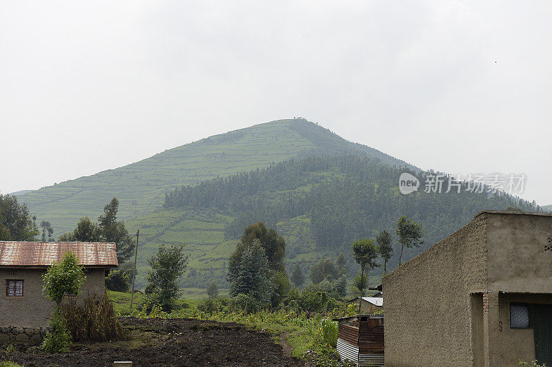 卢旺达西北部鲁亨盖里和吉塞尼之间的风景