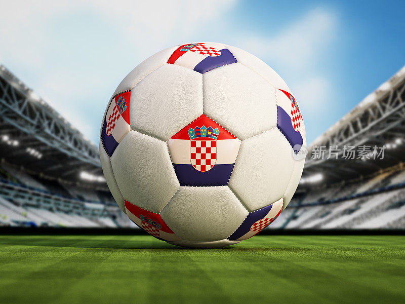 克罗地亚国旗(克罗地亚国旗)上的足球站在绿色足球场