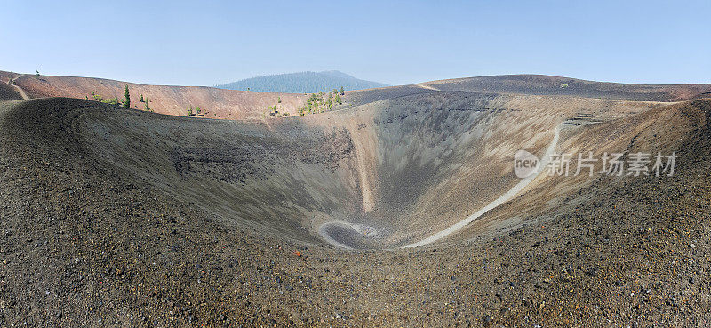 拉森火山国家公园的火山渣锥