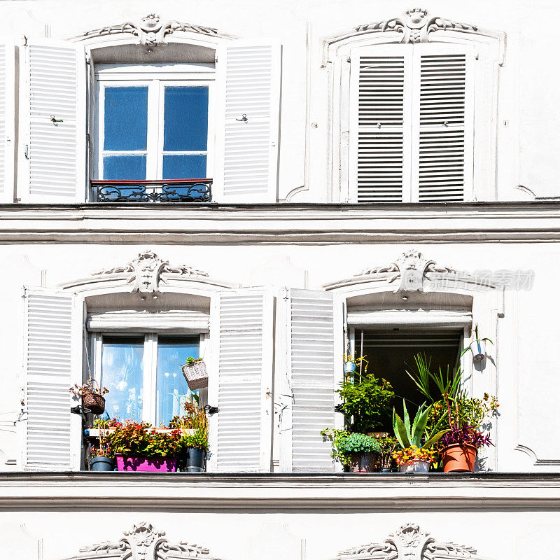 蒙马特的巴黎住宅建筑的窗户。