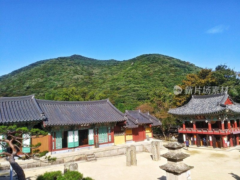 韩国釜山著名的古寺——范尾寺