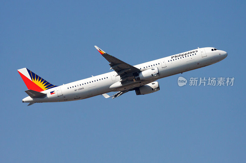 菲律宾航空公司空客A321客机在香港赤鱲角机场起飞