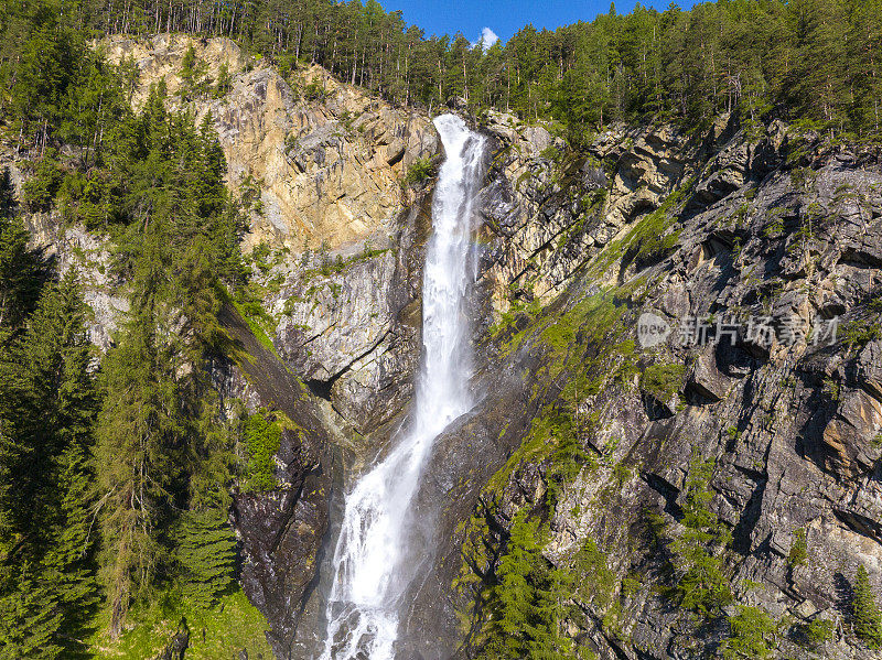 雷纳瀑布在Ötztal